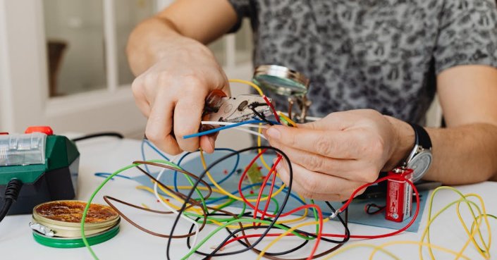 Noodsituatie? 5x tips om online een betrouwbare reparateur te kiezen en oplichters te vermijden